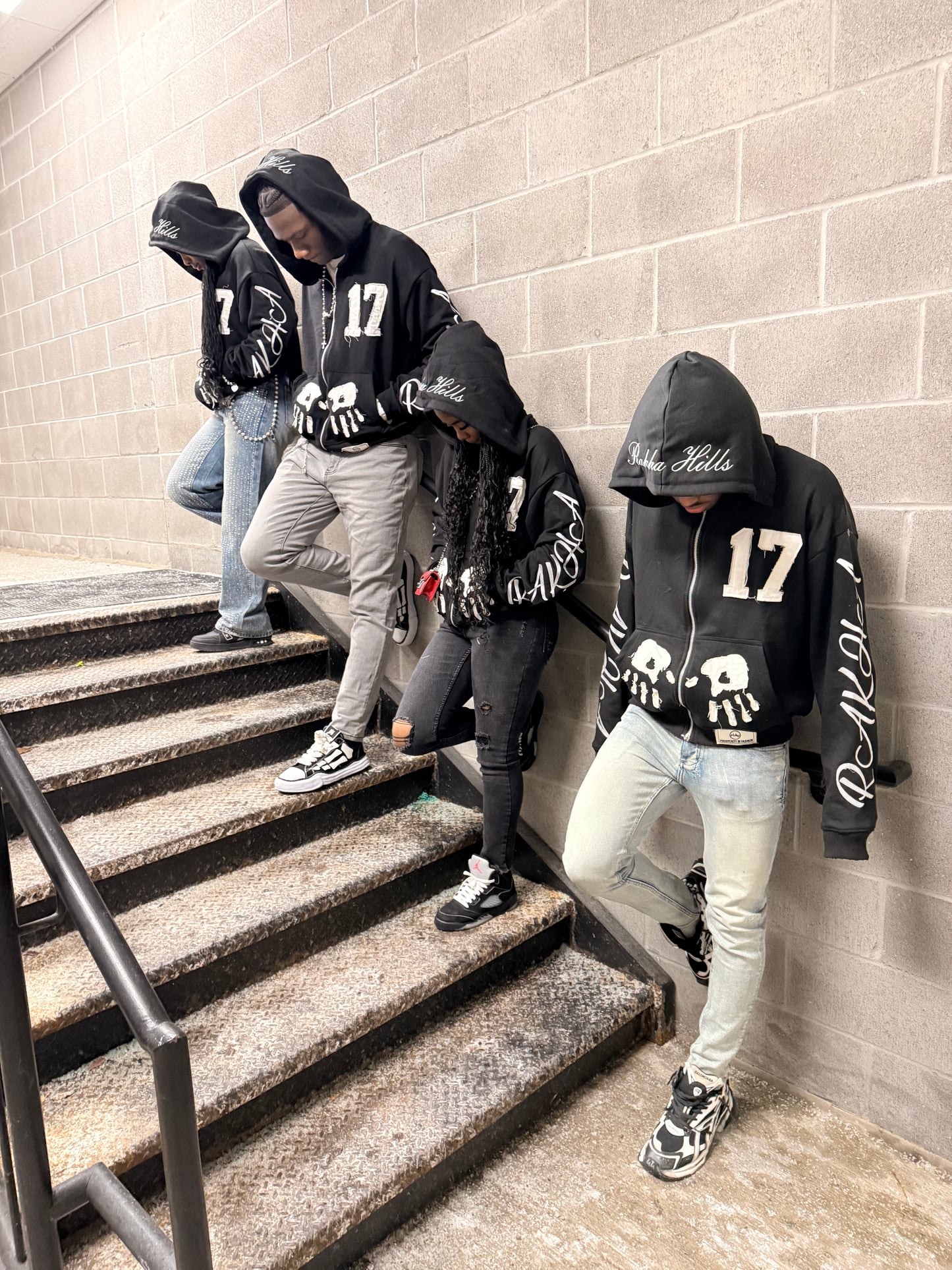 GRAFFITI ZIP UP (BLACK)